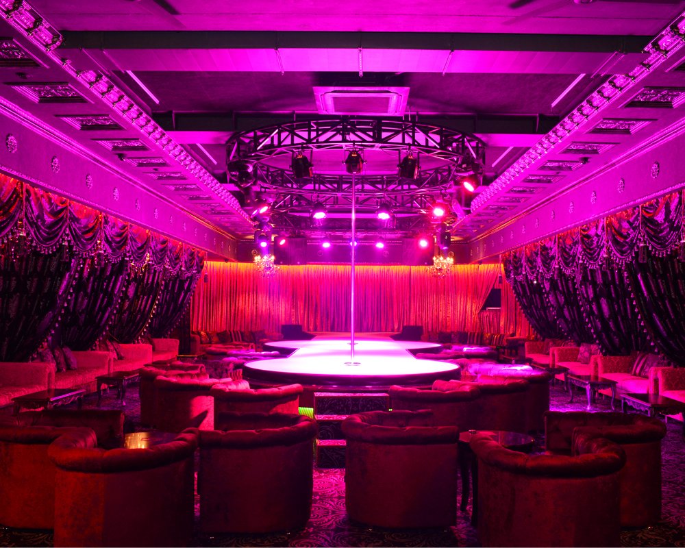 Стриптиз клуб Чарли