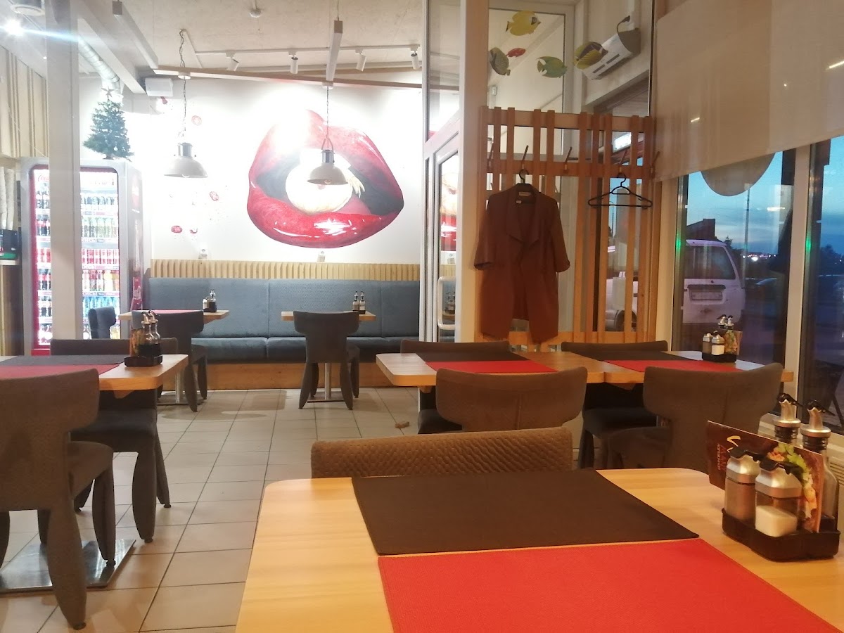 Wok Many Sushi Pizza