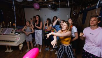 Как отметить 16 лет девушке